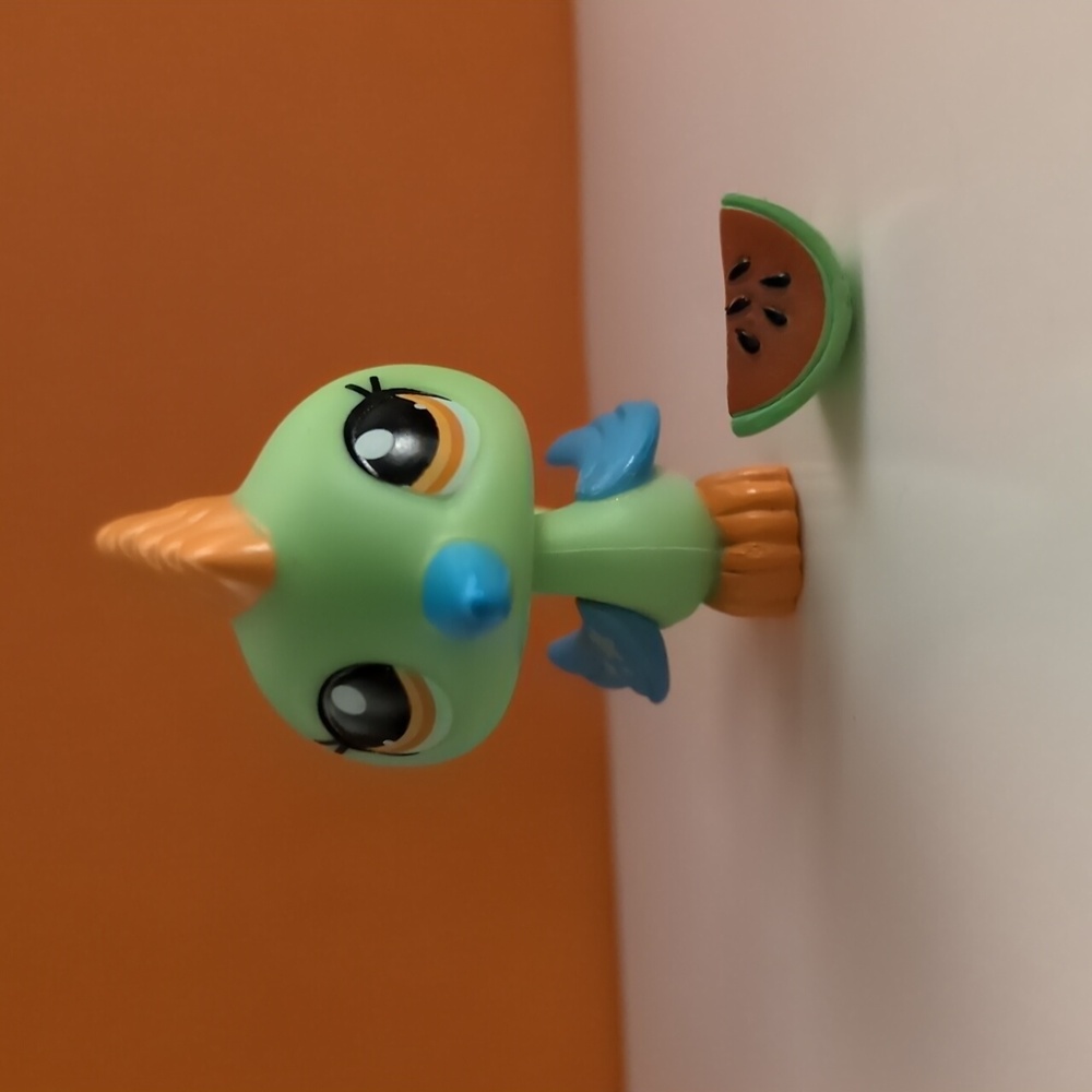 Littlest Pet Shop Woodpecker Series 2 With Watermelon Accessory
